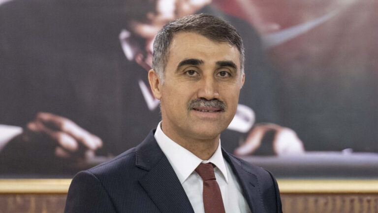 adalet-bakani-akin-gurlek-yeni-ysk-baskani-muttayi-aradi-2nwrsHnW