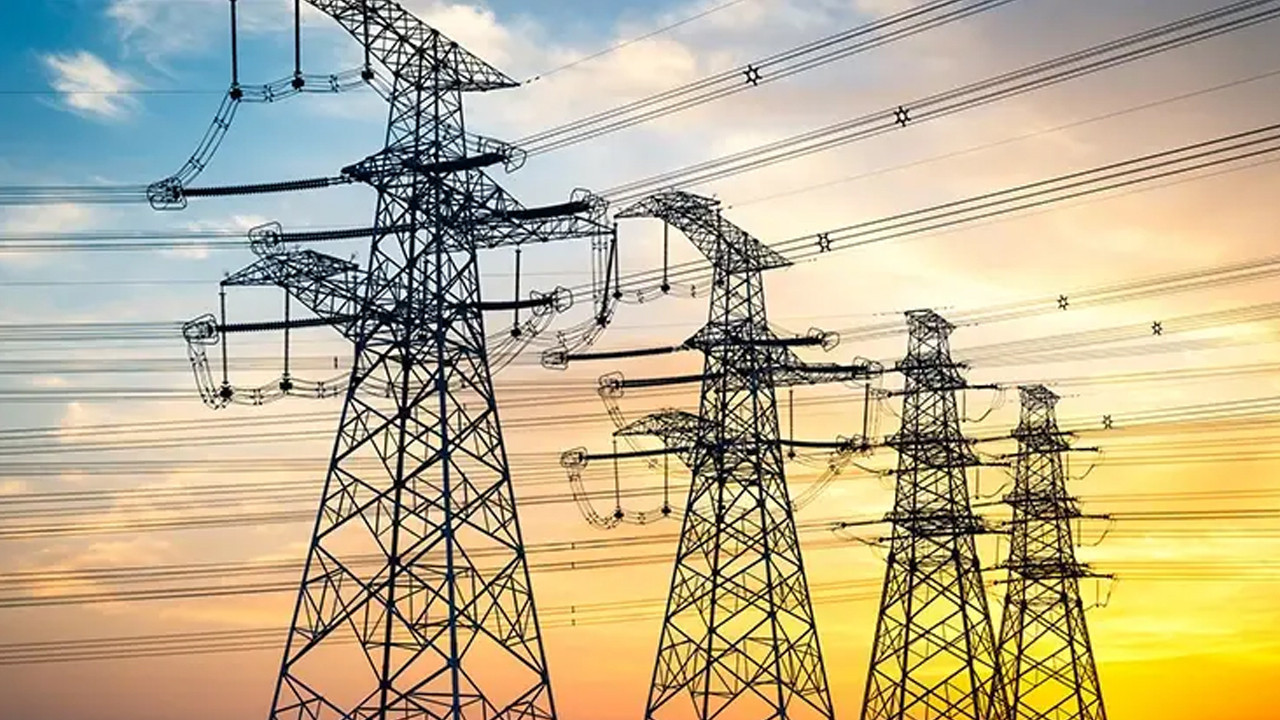 Elektrik Spot Fiyatları Belli Oldu: Zirve 2.200 TL, Bazı Saatlerde Fiyat Sıfır